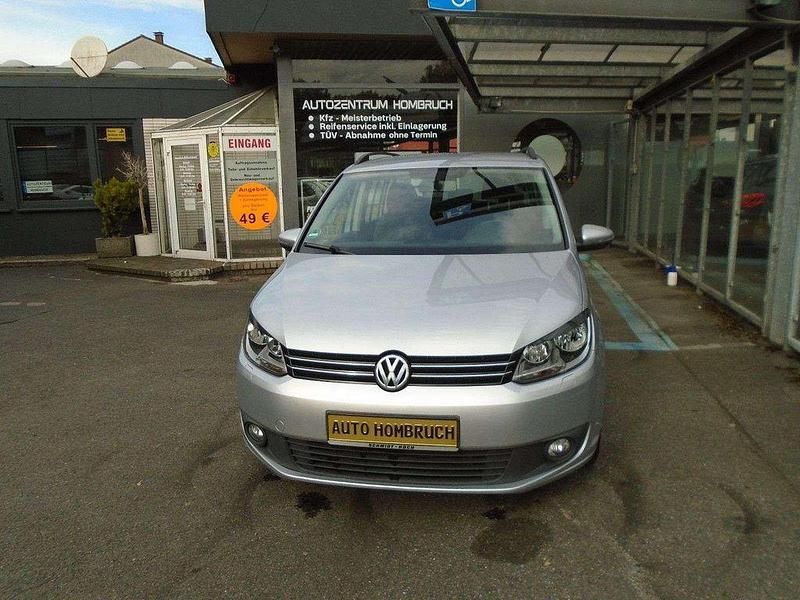 Gebraucht VW Touran Trendline 105 PS (77 kW) 2015 Silber Van / Kleinbus