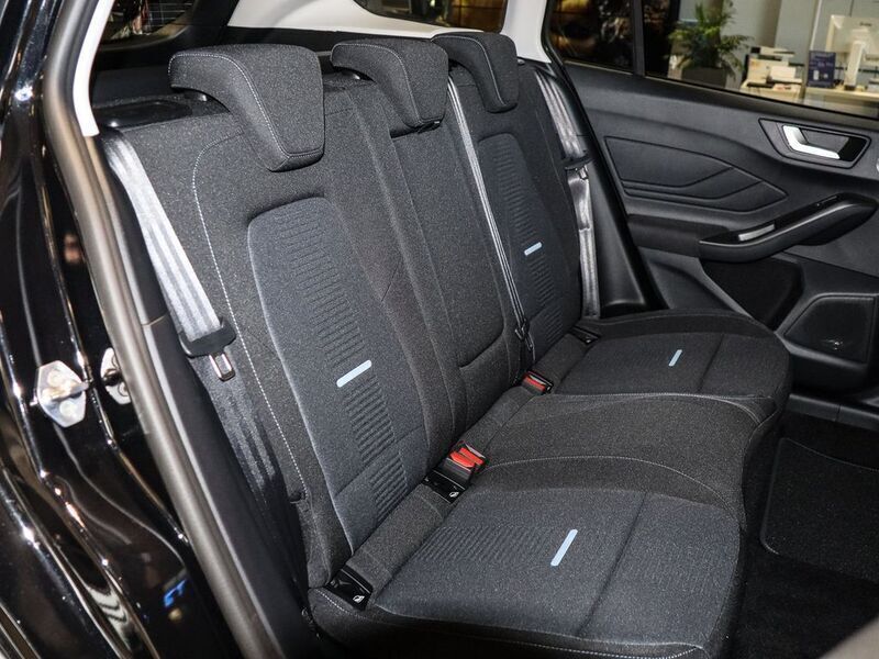 Neu Ford Focus Active X 155 PS (114 kW) 2025 Schwarz Kombi