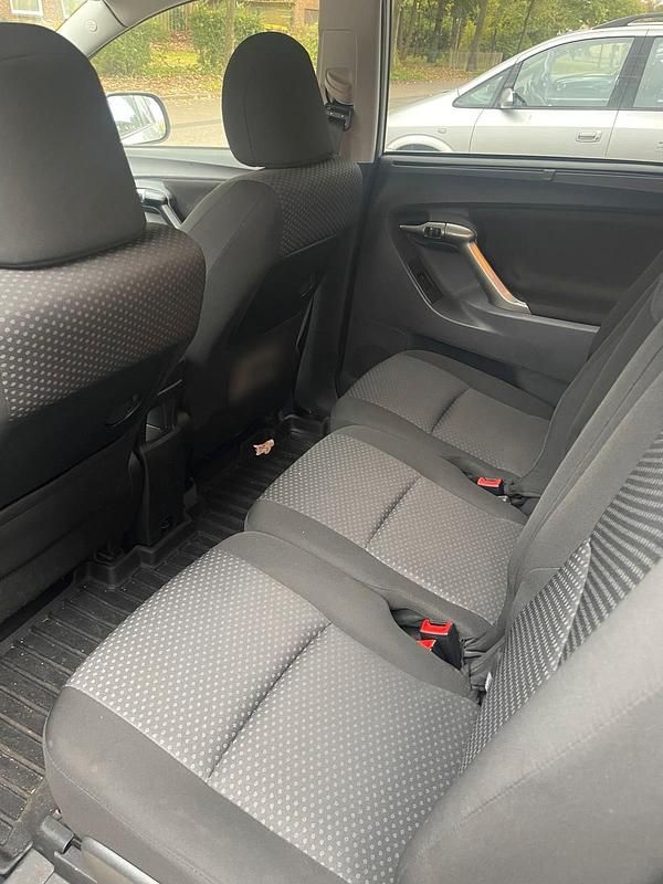 Gebraucht Toyota Verso 150 PS (110 kW) 2009 Silber Van / Kleinbus