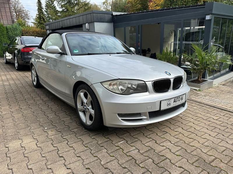 Silber Gebraucht 2009 BMW 118 Cabriolet Advantage Cabrio | 7.990 € (Guter Preis) - Bild 1/4