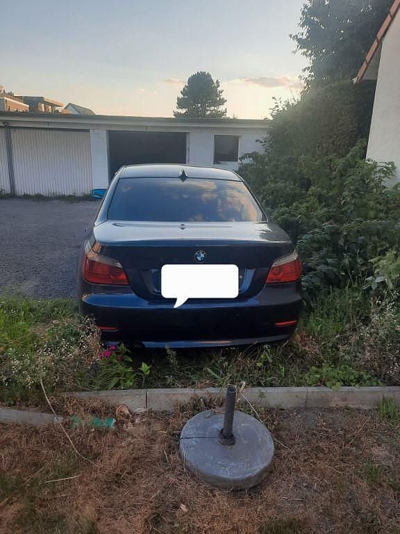 Second-hand BMW 523 190 CP (139 kW) 2008 Albastru Berlinǎ