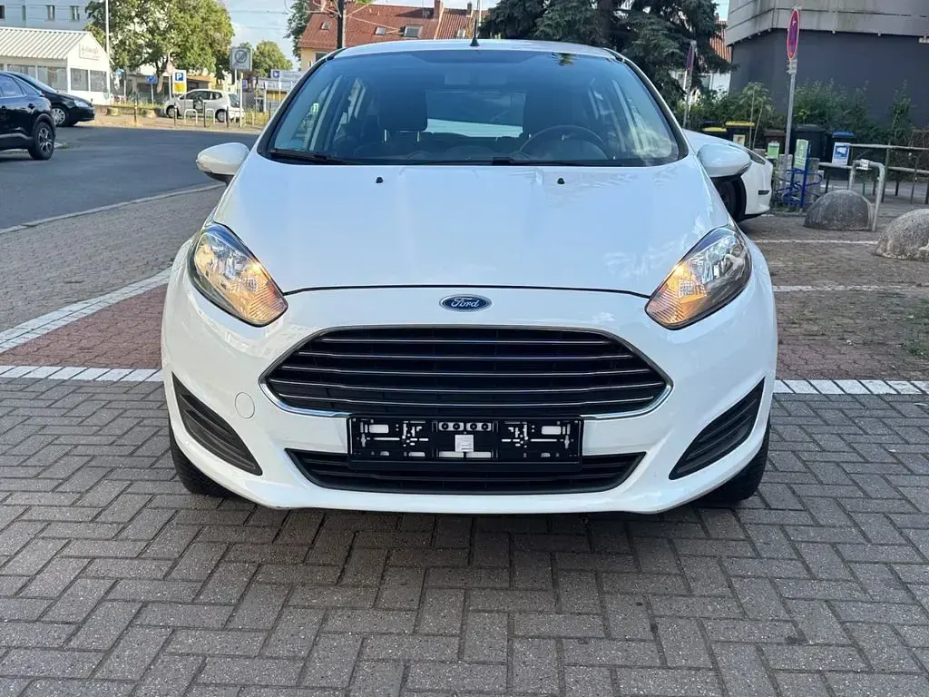 Gebraucht Ford Fiesta SYNC Edition 65 PS (47 kW) 2014 Weiß Kleinwagen