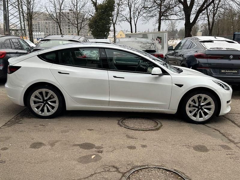 Gebraucht Tesla Model 3 Standard Range 239 kW (325 PS) 2021 Weiß Limousine
