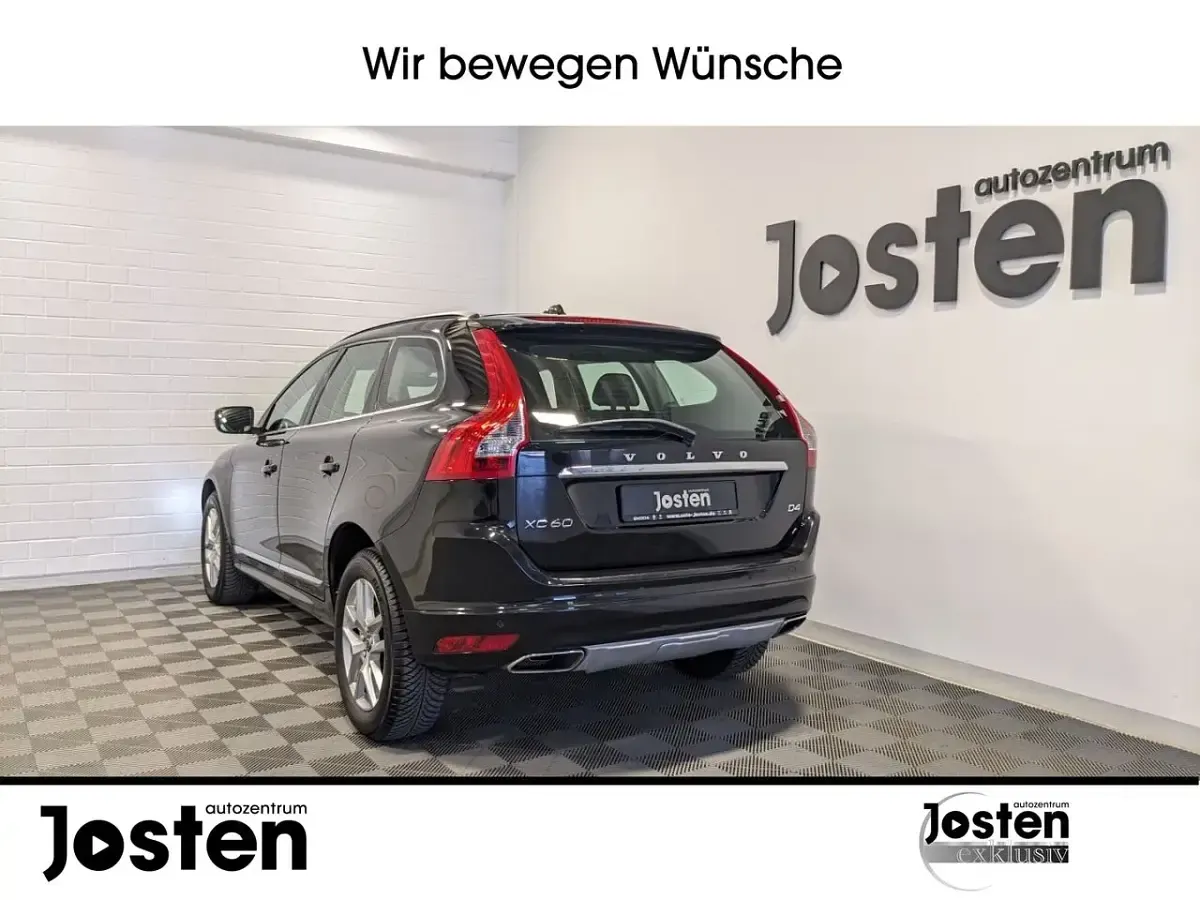 Gebraucht Volvo XC60 Summum 190 PS (139 kW) 2017 Onyx black / metallic SUV