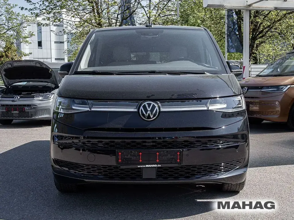 Gebraucht VW Multivan Style 150 PS (110 kW) 2025 Schwarz Van / Kleinbus