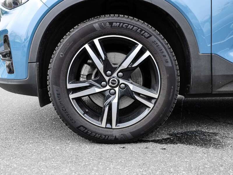 Gebraucht Volvo XC40 Plus 163 PS (119 kW) 2023 Blau SUV