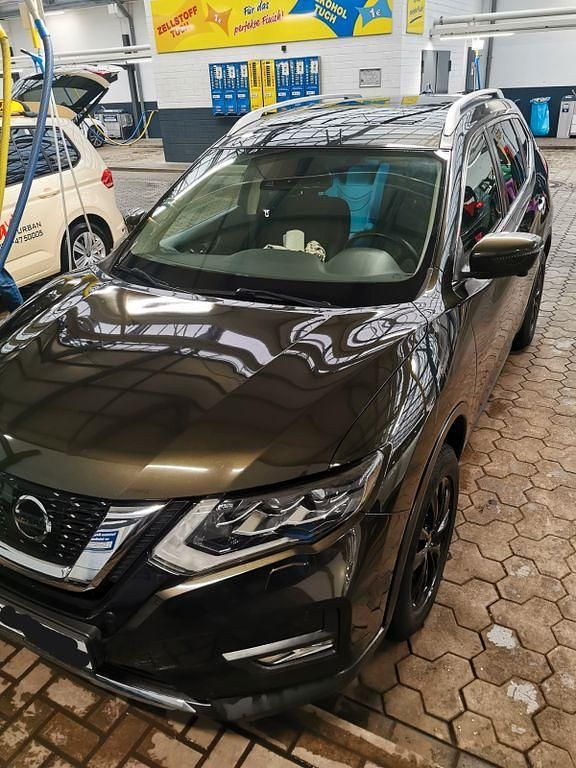 Grün Gebraucht 2018 Nissan X-Trail Tekna SUV | 17.700 € (Fairer Preis) - Bild 1/4