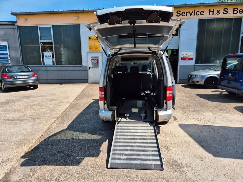 Silber Gebraucht 2011 VW Caddy Van / Kleinbus | 18.990 € - Bild 1/4