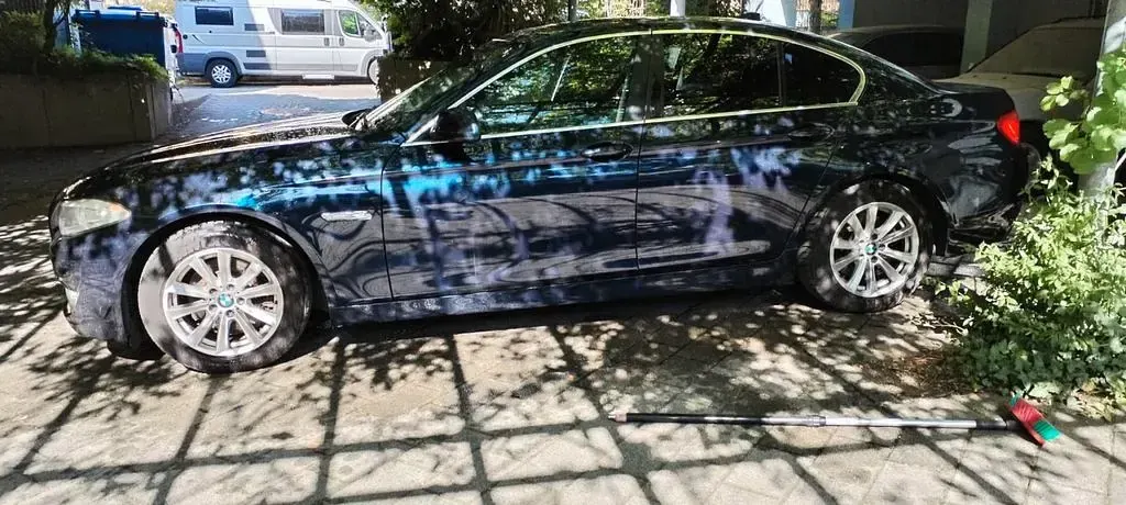 Gebraucht BMW 523 204 PS (150 kW) 2010 Blau Limousine