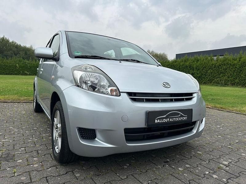 Silber Gebraucht 2008 Daihatsu Sirion Kleinwagen | 1.499 € (Guter Preis) - Bild 1/4