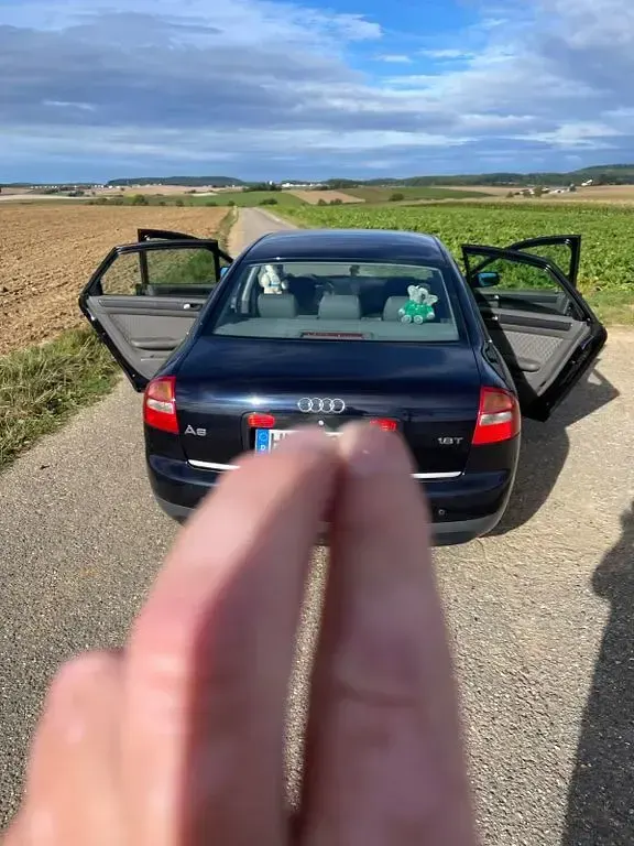 Używany Audi A6 150 KM (110 kW) 2001 Niebieski Sedan/Limuzyna