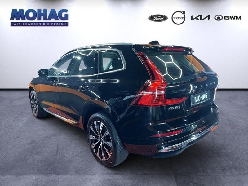 Gebraucht Volvo XC60 Plus 197 PS (144 kW) 2023 Schwarz SUV