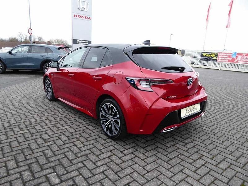 Gebraucht Toyota Corolla Hybrid Club 152 PS (111 kW) 2020 Rot Limousine