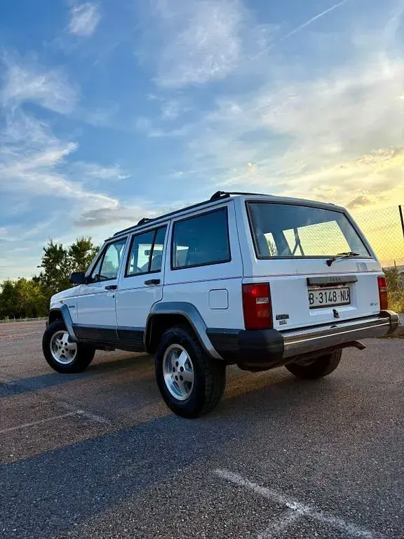 Gebraucht Jeep Cherokee 186 PS (136 kW) 1992 Weiß SUV