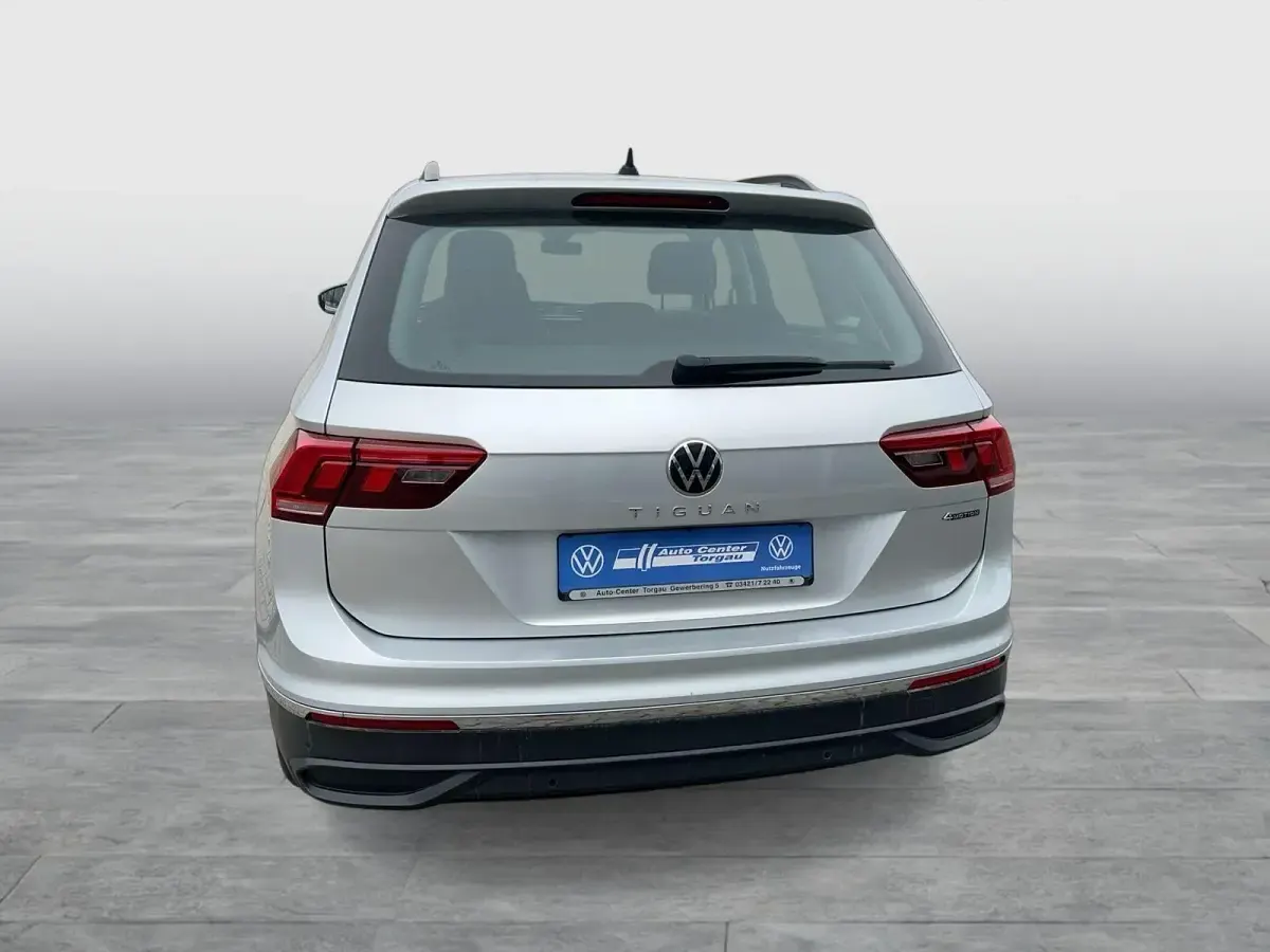 Gebraucht VW Tiguan Life 150 PS (110 kW) 2021 Silber SUV