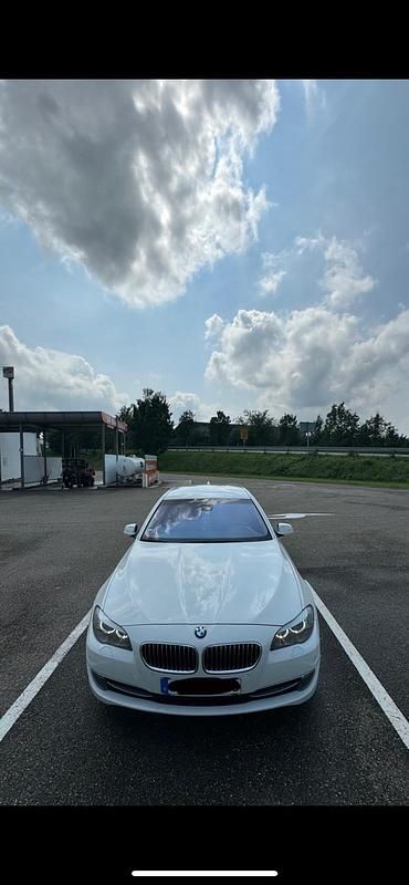 Gebraucht BMW 525 204 PS (150 kW) 2010 Weiß Limousine