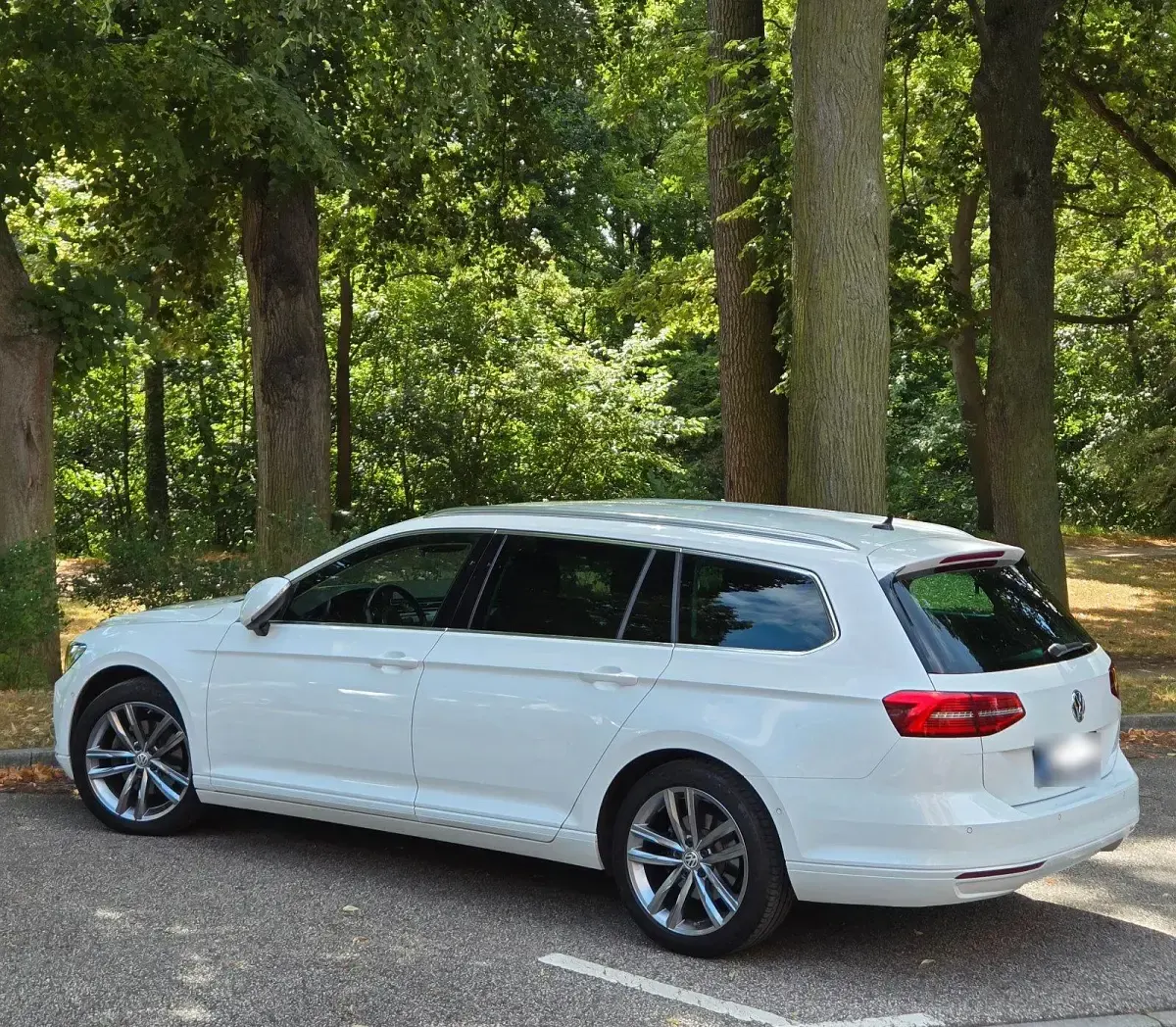 Gebraucht VW Passat 150 PS (110 kW) 2016 Weiß Kombi