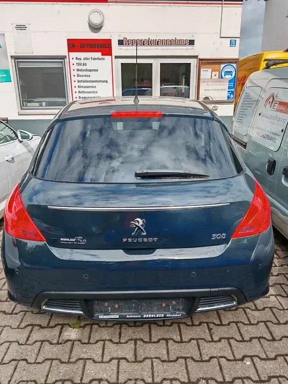 Gebraucht Peugeot 308 Active 92 PS (67 kW) 2013 Grau Limousine