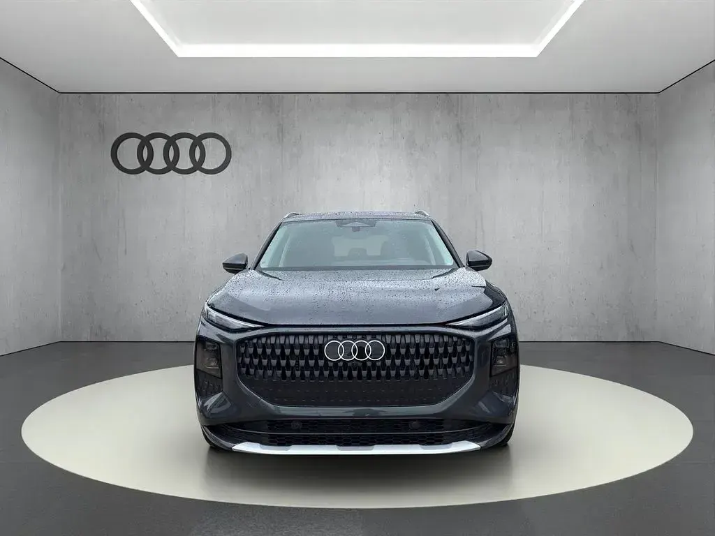 Gebraucht Audi Q3 Sport 204 PS (150 kW) 2026 Tamboragrau metallic SUV