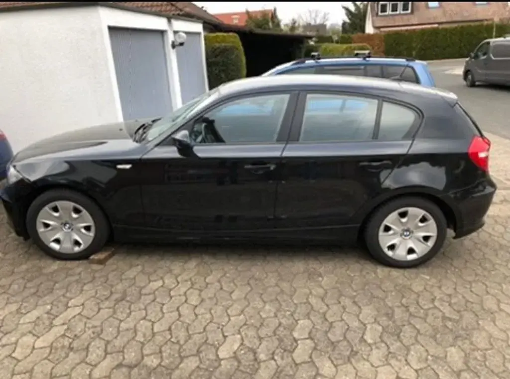 Gebraucht BMW 118 143 PS (105 kW) 2008 Schwarz Kleinwagen