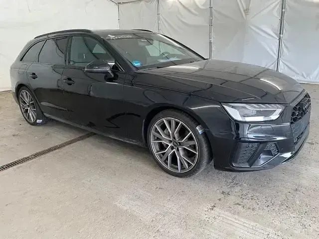 Gebraucht Audi A4 S-Line 204 PS (150 kW) 2022 Mythosschwarz metallic Kombi