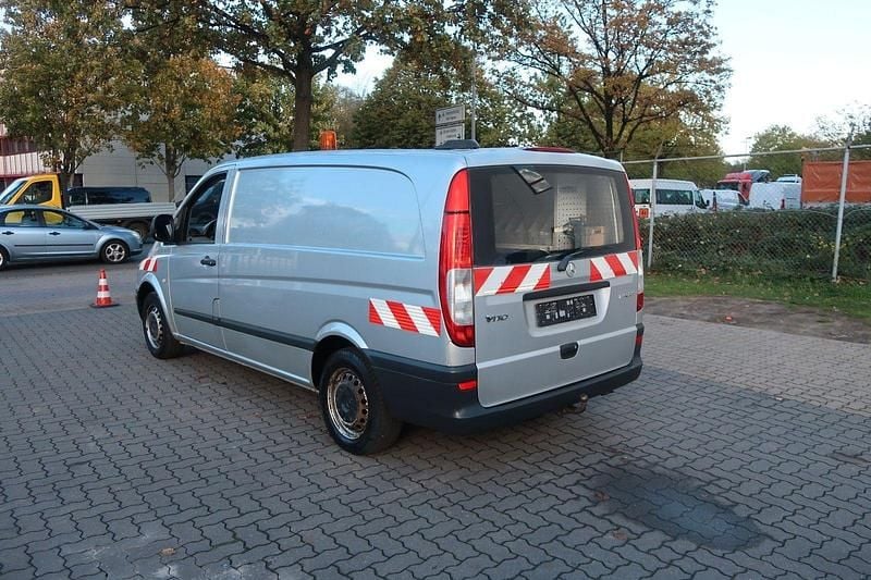 Gebraucht Mercedes Vito 116 PS (85 kW) 2009 Silber Van