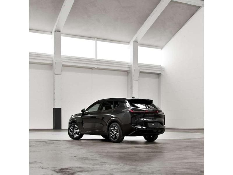 Neu Lynk & Co 08 345 PS (253 kW) 2025 Schwarz SUV