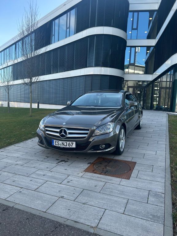 Grau Gebraucht 2011 Mercedes CLS350 Limousine | 13.999 € (Guter Preis) - Bild 1/4