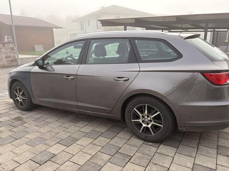 Gebraucht Seat Leon ST Style 125 PS (91 kW) 2015 Grau Kombi
