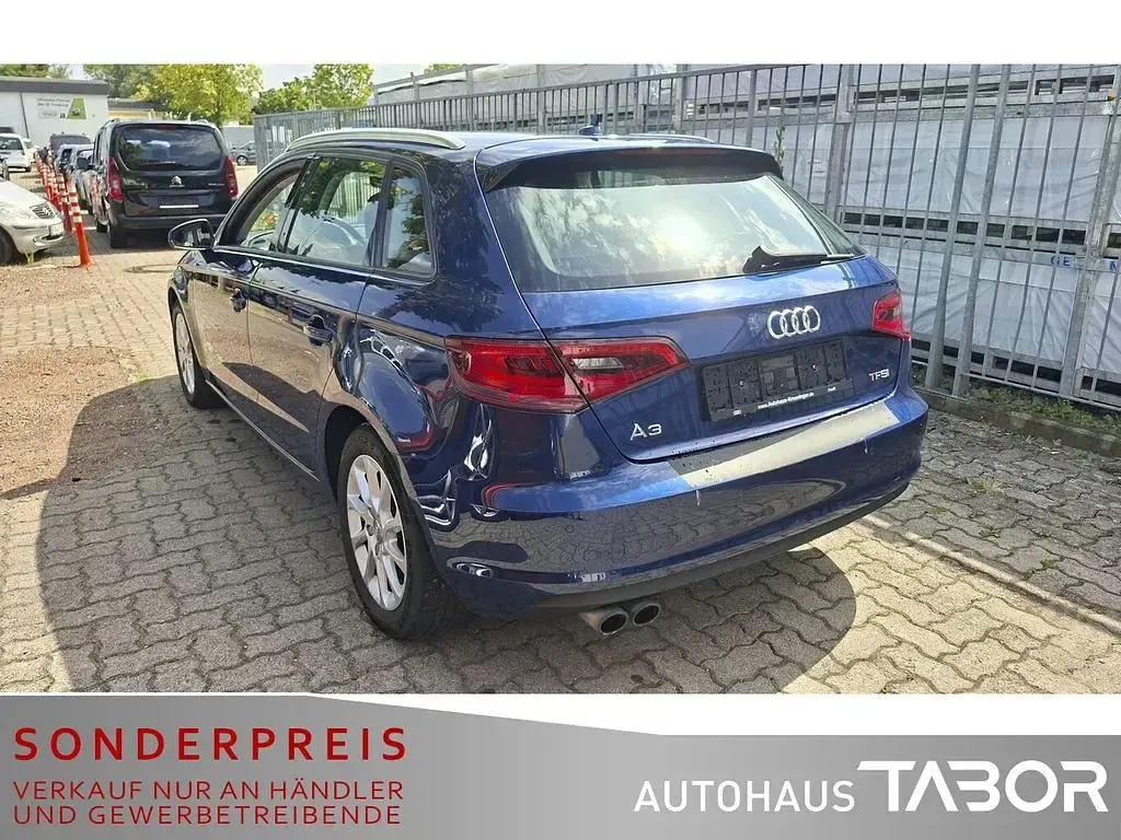 Gebraucht Audi A3 Attraction 125 PS (91 kW) 2015 Scubablau metallic Limousine