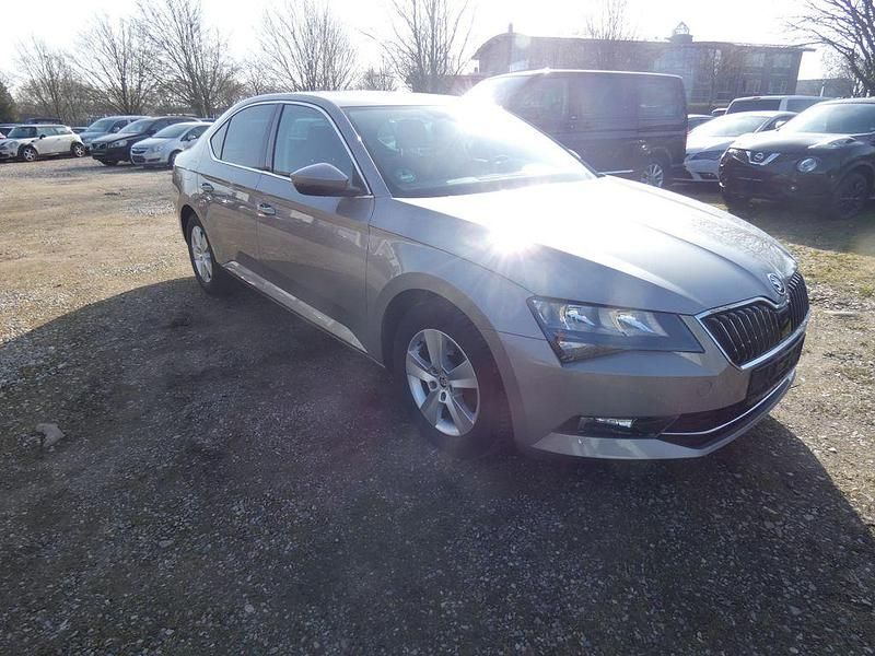 Gebraucht Skoda Superb Ambition 150 PS (110 kW) 2015 Beige Limousine