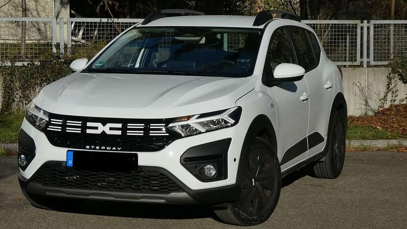 Gebraucht Dacia Sandero Expression 91 PS (66 kW) 2024 Weiß Limousine