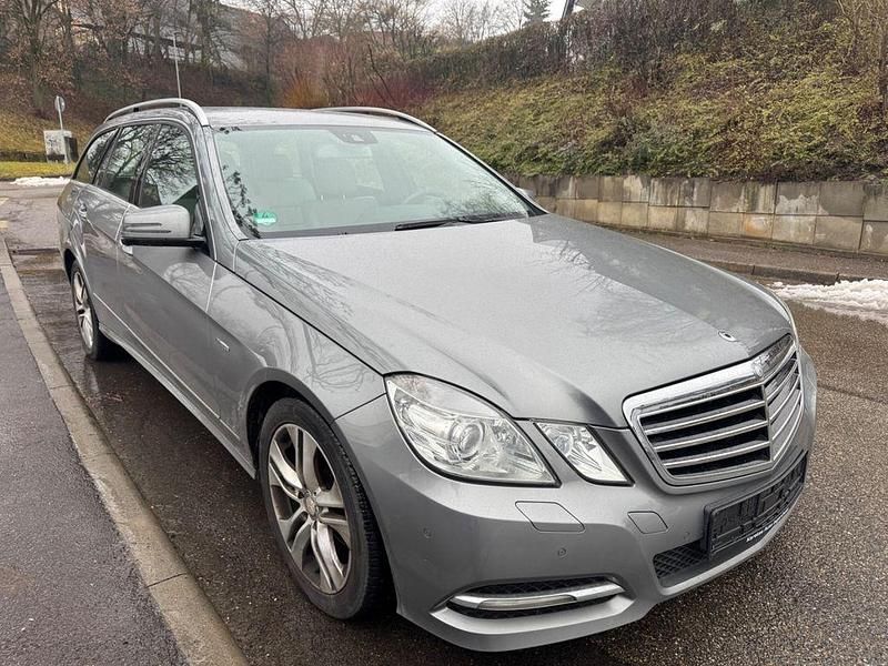 Gebraucht Mercedes E200 184 PS (135 kW) 2011 Silber Kombi