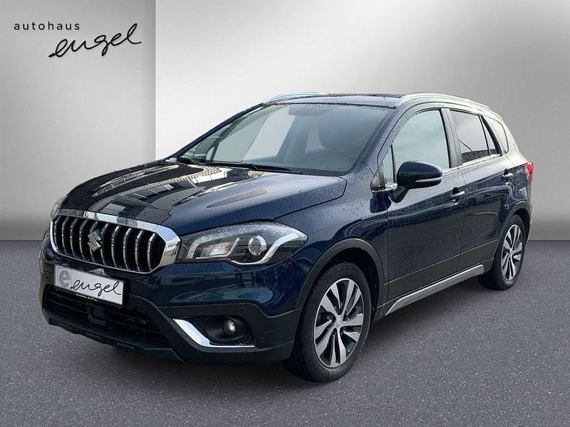 Sphere blue pearl metallic Gebraucht 2018 Suzuki SX4 S-Cross Comfort+ SUV | 18.489 € (Fairer Preis) - Bild 1/3