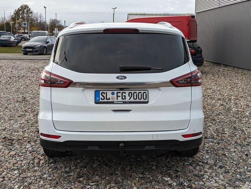 Gebraucht Ford S-MAX Titanium 150 PS (110 kW) 2019 Weiß Van / Kleinbus