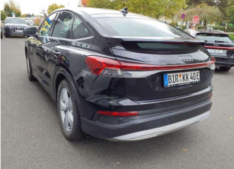 Gebraucht Audi Q4 e-tron 150 kW (204 PS) 2022 Mythosschwarz metallic SUV