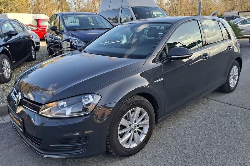 Gebraucht VW Golf VII Trendline 110 PS (80 kW) 2015 Grau Limousine