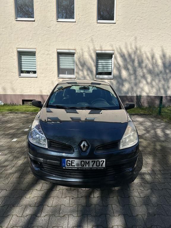 Gebraucht Renault Clio II 75 PS (55 kW) 2007 Schwarz Limousine