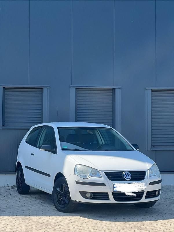 Weiß Gebraucht 2008 VW Polo Limousine | 1.800 € (Guter Preis) - Bild 1/4