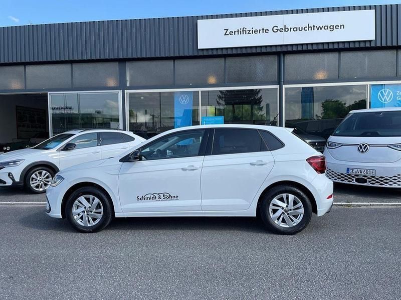 Gebraucht VW Polo Style 95 PS (69 kW) 2024 Pure white schwarz Limousine
