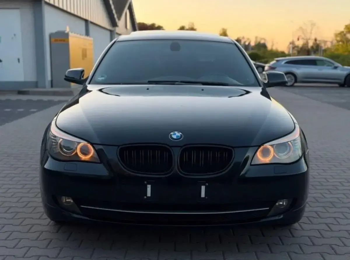Gebraucht BMW 523 190 PS (139 kW) 2009 Schwarz Limousine