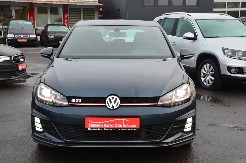 Second-hand VW Golf VII GTI 230 CP (169 kW) 2018 Albastru Berlinǎ