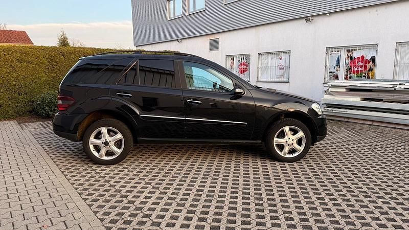 Gebraucht Mercedes ML280 190 PS (139 kW) 2008 Schwarz SUV