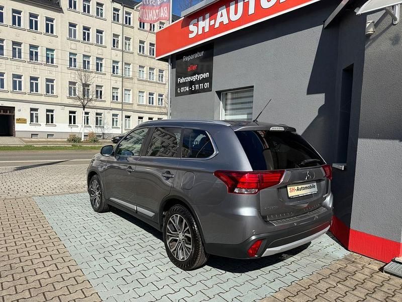 Gebraucht Mitsubishi Outlander 150 PS (110 kW) 2016 Grau SUV