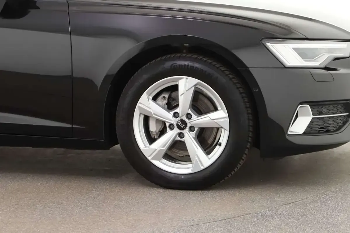 Gebraucht Audi A6 Advanced 265 PS (194 kW) 2025 Mythosschwarz metallic Kombi
