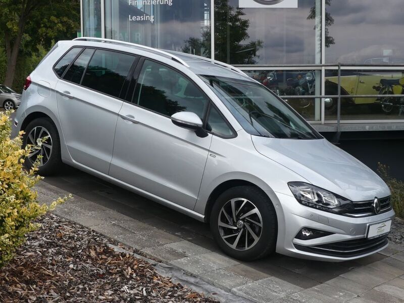 Silber Gebraucht 2019 VW Golf Sportsvan Join Van / Kleinbus | 20.500 € (Teuer) - Bild 1/4