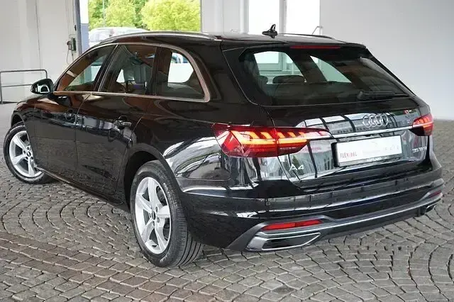 Gebraucht Audi A4 Advanced 150 PS (110 kW) 2021 Schwarz Kombi