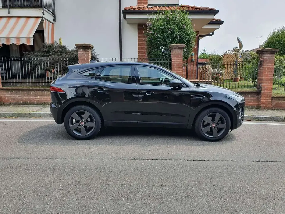 Gebraucht Jaguar E-Pace R-Dynamic 150 PS (110 kW) 2018 Schwarz SUV