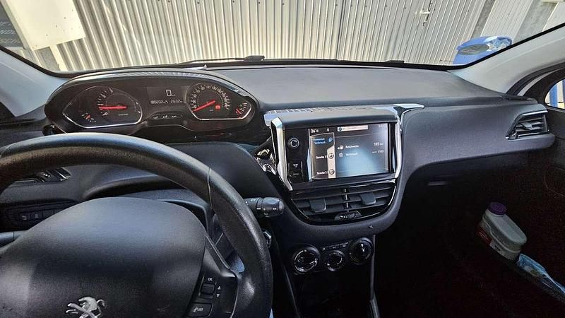 Gebraucht Peugeot 208 Active 95 PS (69 kW) 2012 Kleinwagen