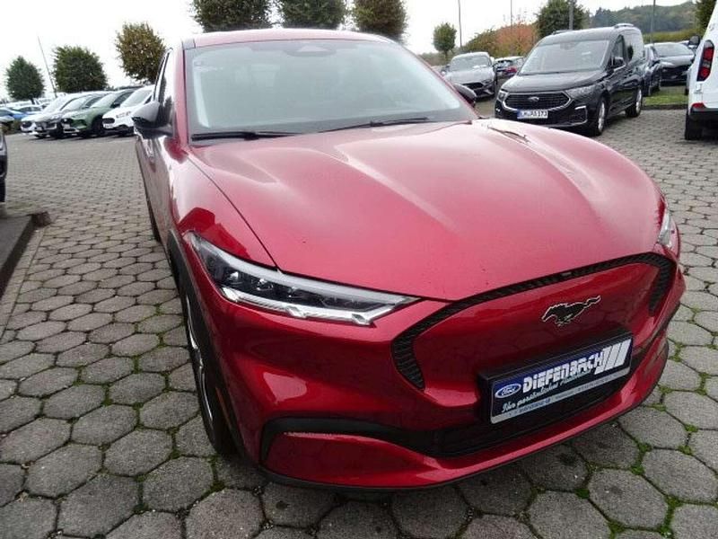 Gebraucht Ford Mustang Mach-E Basis 197 kW (269 PS) 2024 Lucid rot SUV